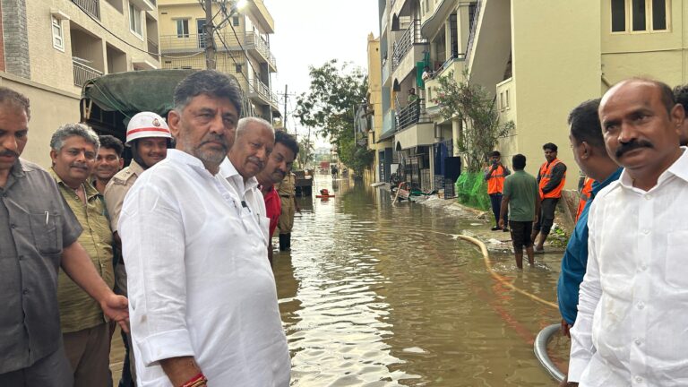 ಕೆಂಗೇರಿ ಕೆರೆಯಲ್ಲಿ ಮುಳುಗಿ ಮೃತಪಟ್ಟ ಇಬ್ಬರು ಮಕ್ಕಳ ಕುಟುಂಬಕ್ಕೆ 5 ಲಕ್ಷ ಪರಿಹಾರ, ರಾಜಕಾಲುವೆ ಒತ್ತುವರಿ ನಿರ್ದಾಕ್ಷಿಣ್ಯ ತೆರವಿಗೆ ಆದೇಶ: ಡಿಸಿಎಂ ಡಿ.ಕೆ.ಶಿವಕುಮಾರ್