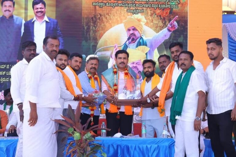 ದೇಶದ್ರೋಹಿಗಳ ವಿರುದ್ಧ ಕ್ರಮ ಕೈಗೊಳ್ಳಲು ಆಗ್ರಹಸರಕಾರದಿಂದ ಪ್ರಜಾಪ್ರಭುತ್ವದ ಕಗ್ಗೊಲೆ: ವಿಜಯೇಂದ್ರ