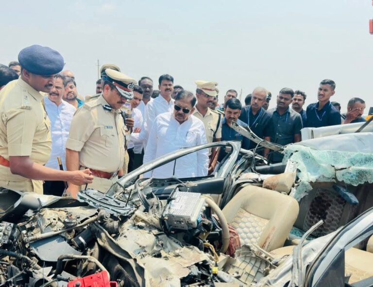 ಚಿತ್ರದುರ್ಗದಲ್ಲಿ ಭೀಕರ ರಸ್ತೆ ಅಪಘಾತ: ಬೆಂಗಳೂರಿನ ಮೂವರು ಆರ್‌ಎಸ್‌ಐ ಸಾವು; ಗಾಯಾಳುಗಳ ಭೇಟಿ ಮಾಡಿದ ಗೃಹ ಸಚಿವರು