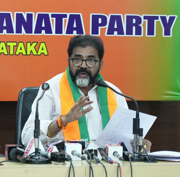 ಕಾಂಗ್ರೆಸ್ ಅವರ ತಲೆಯಲ್ಲಿ ಬಿಟ್ಟ ಹುಳಗಳು ಇನ್ನೂ ಸತ್ತಿಲ್ಲ.