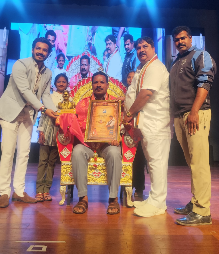ಶಿಕ್ಷಕ ಮಹಬೂಬ ನದಾಫ ಅವರಿಗೆ ‘ಕರ್ನಾಟಕ ರತ್ನ ಪವರ್ ಸ್ಟಾರ್ ಪುನೀತ್ ರಾಜ್‌ಕುಮಾರ್’ ಪ್ರಶಸ್ತಿ ಪುರಸ್ಕಾರ