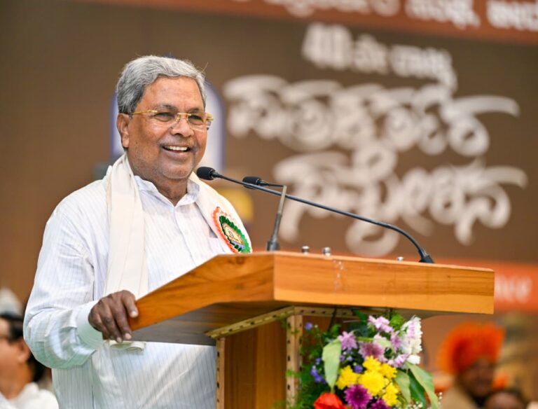 ನಾಳೆ ಬೆಳಿಗ್ಗೆ 10:30ಕ್ಕೆ ಸಿಎಂ ರಾಜೀನಾಮೆ : ಟ್ವೀಟ್ ನಲ್ಲಿ ರಾಜ್ಯದ ಜನತೆಗೆ ವಿದಾಯ ಸಂದೇಶ ತಿಳಿಸಿದ ಸಿದ್ದರಾಮಯ್ಯ!
