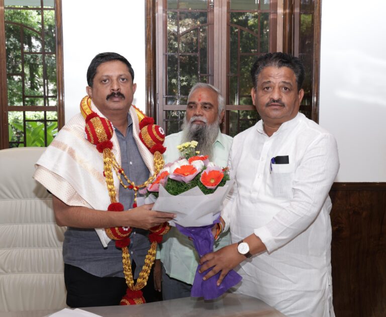 ಸಿಂದಗಿ ನಗರ ಯೋಜನಾ ಪ್ರಾಧಿಕಾರದ ನೂತನ ಅಧ್ಯಕ್ಷರಾಗಿ ಶ್ರೀ ಹಣಮಂತ ಸುಣಗಾರ ಅಧಿಕಾರ ಸ್ವೀಕಾರ