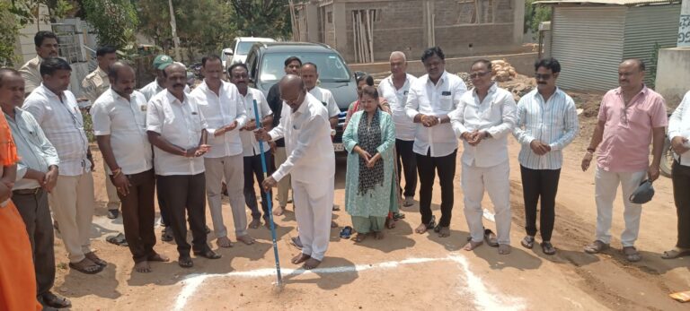 ಲಿಂಗಸೂಗೂರಿನಲ್ಲಿ ₹2 ಕೋಟಿ ರಸ್ತೆ ಕಾಮಗಾರಿಗೆ ಶಂಕು ಸ್ಥಾಪನೆ