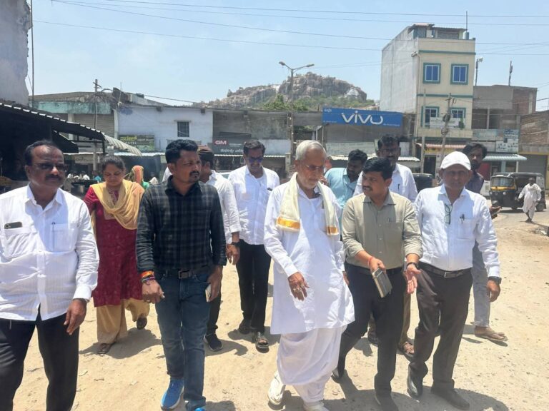 ಹತ್ತಿಕುಣಿ ಕ್ರಾಸ್ ರಸ್ತೆ ವಿಕ್ಷೀಸಿದ ಶಾಸಕ ತುನ್ನೂರ, ಶೀಘ್ರವೇ ಕಾಮಗಾರಿ ಆರಂಭ