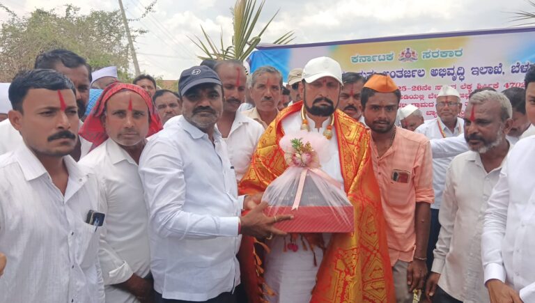 ಅಡಳಟ್ಟಿ ಗ್ರಾಮದಲ್ಲಿ 2.50 ಕೋಟಿ ರೂ. ವೆಚ್ಚದ ಬ್ರಿಜ್ ಕಂ ಬ್ಯಾರೇಜ್ ನಿರ್ಮಾಣಕ್ಕೆ ಶಾಸಕ ಲಕ್ಷ್ಮಣ ಸವದಿ ಭೂಮಿ ಪೂಜೆ