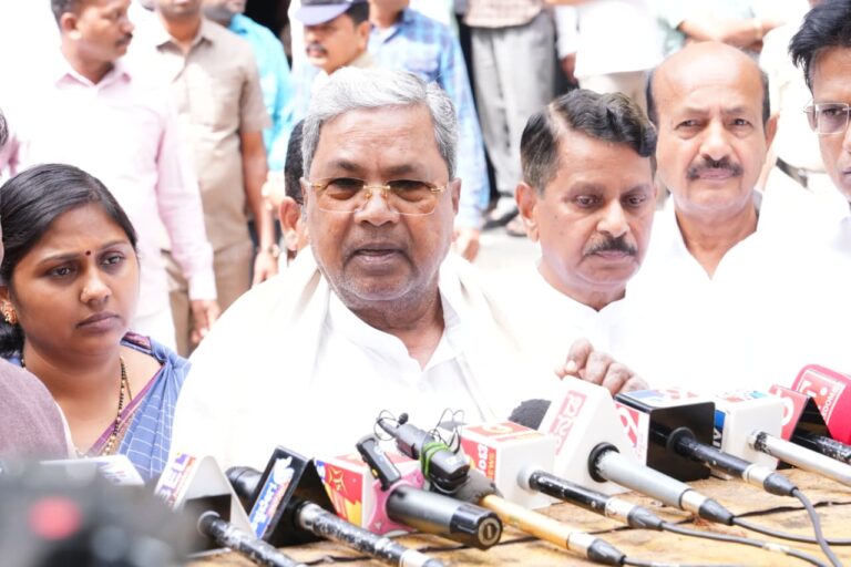 ಪ್ರಧಾನಿ ಮೋದಿ ಭಾಷಣಕ್ಕೆ ಸಿಎಂ ಸಿದ್ದರಾಮಯ್ಯ ತಿರುಗೇಟು: ‘ಮೋದಿ ದೇಶದ ಪ್ರಧಾನಿಯೋ ಅಥವಾ ಬಿಜೆಪಿ ಅಧ್ಯಕ್ಷರೋ?’