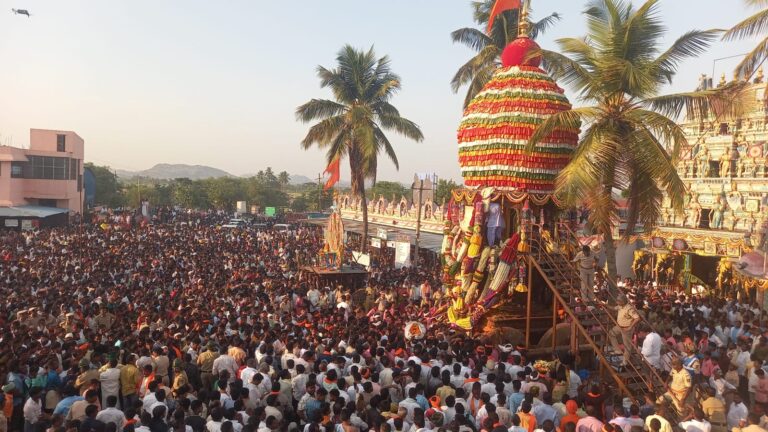 ವಿಜ್ರಂಭಣೆಯಿಂದ ಜರುಗಿದ ಲೋಕಮಾತೆ ಕೊಪ್ಪಳ ಜಿಲ್ಲೆಯ ಐತಿಹಾಸಿಕ ಶ್ರೀ ಹುಲಿಗೆಮ್ಮ ದೇವಿ ರಥೋತ್ಸವ
