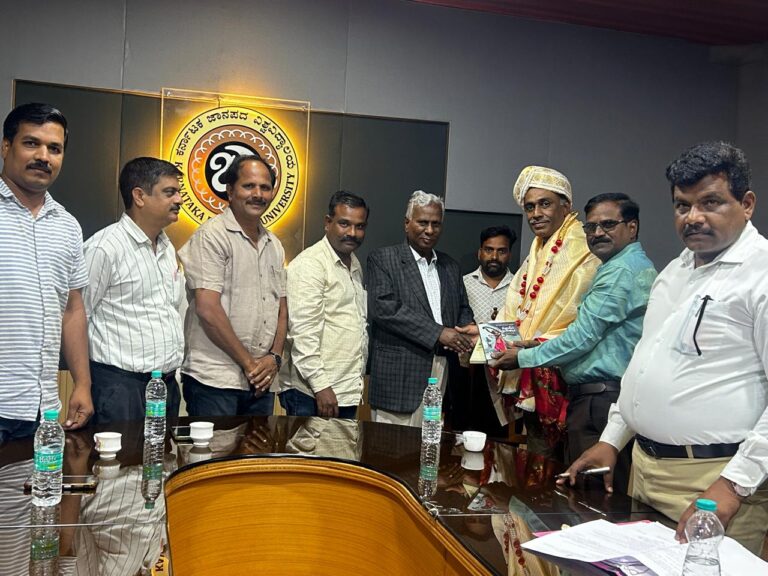 ಜಾನಪದ ವಿಶ್ವವಿದ್ಯಾಲಯದ ನೂತನ ಕುಲಸಚಿವರಾಗಿ ಅಧಿಕಾರ ವಹಿಸಿಕೊಂಡ ನವೀನ ಹೆಚ್.ವಿ