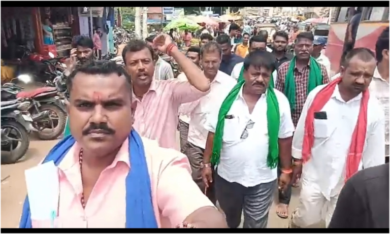 ರಸಗೊಬ್ಬರದ ಜೊತೆ ಬೇರೆ ಅನಗತ್ಯ ಔಷಧ ಲಿಂಕ್ ಮಾಡುವುದು ತಪ್ಪಿಸಿ ಹಾಗೂ ಪರಿಶುದ್ಧ ವಾತಾವರಣ ನಿರ್ಮಾಣ ಮಾಡಲು ಆಗ್ರಹ..