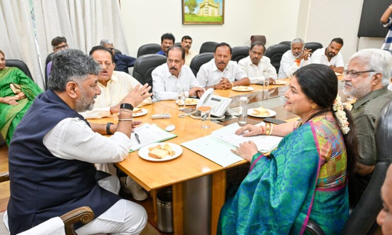 ಕನ್ನಡ ಚಿತ್ರರಂಗ ಉಳಿವಿಗೆ ಸರ್ಕಾರದ ನೆರವಿನ ಭರವಸೆ ನೀಡಿದ ಸಿಎಂ ಡಿ‌ ಕೆ ಶಿವಕುಮಾರ್