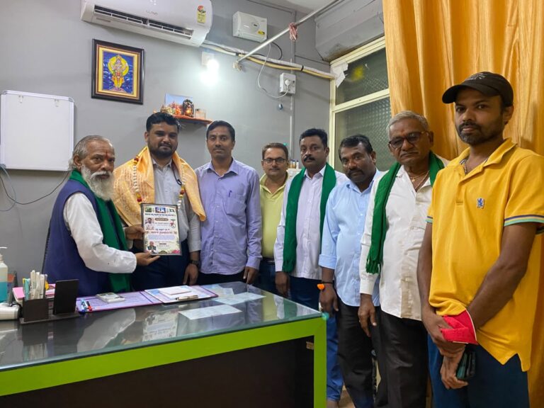 ಇಂದು ವಿಶ್ವ ವೈದ್ಯ ದಿನಾಚರಣೆ ಅಂಗವಾಗಿ ಮುಂಡಗೋಡ ಪಟ್ಟಣದ ಹಿರಿಯ ವೈದ್ಯರಿಗೆ ಸನ್ಮಾನ ಸಮಾರಂಭ ನಡೆಯಿತು..