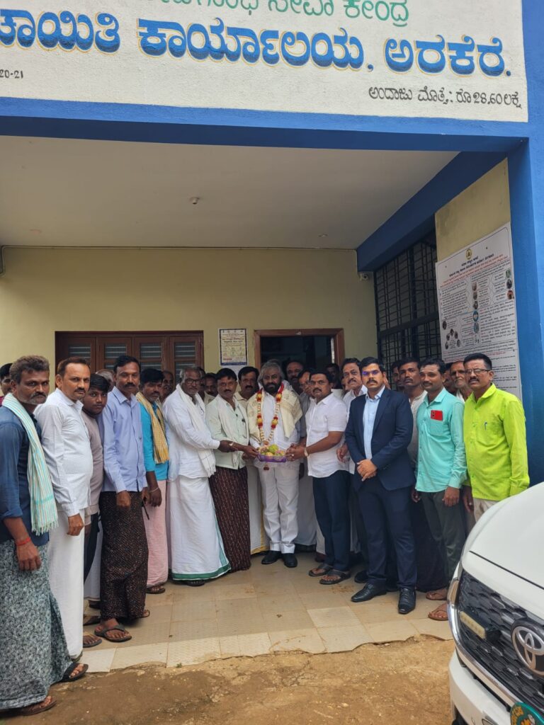 ಹೊನ್ನಾಳಿ ಅರಕೆರೆ ಗ್ರಾ.ಪಂ.ಗೆ ಈಶ್ವರ ಖಂಡ್ರೆ ಹಠಾತ್ ಭೇಟಿಕೆರೆಗೆ ನೀರು ತುಂಬಿಸಲು, ಅರ್ಹ ಫಲಾನುಭವಿಗಳಿಗೆ ವಸತಿ ಕಲ್ಪಿಸಲು ಈಶ್ವರ ಖಂಡ್ರೆ ಸೂಚನೆ