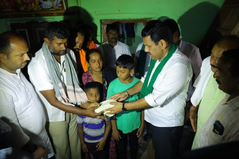 ಮಂಡ್ಯದಲ್ಲಿ ರೈತ ದಂಪತಿ ಆತ್ಮಹತ್ಯೆ ದುರಂತ: ರೈತರ ಸಂಕಷ್ಟಕ್ಕೆ ರಾಜ್ಯ ಸರ್ಕಾರ ತಕ್ಷಣ ಸ್ಪಂದಿಸಬೇಕು – ಬಿ.ವೈ. ವಿಜಯೇಂದ್ರ