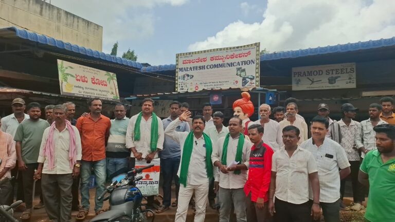 ಐತಿಹಾಸಿಕ ಚನ್ನಮ್ಮನ ಕಿತ್ತೂರಿನಲ್ಲಿ ಸೋಮವಾರ ಪೇಟೆ ಬಸ್ ನಿಲ್ದಾಣ ನುಂಗಿದ ನುಂಗಣ್ಣರು! ತೆರವು ಕಾರ್ಯಾಚರಣೆ ಯಾವಾಗ ಸಾರ್ವಜನಿಕರ ಪ್ರಶ್ನೆ…