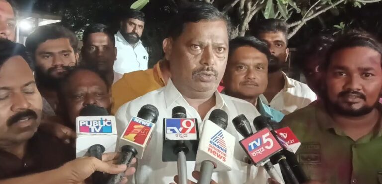 ಲಕ್ಷ್ಮಣ ಸವದಿಗೆ ಸಚಿವ ಸ್ಥಾನ: ಅಥಣಿ ಜನತೆಯಲ್ಲಿ ಹರ್ಷ – ದಿಲೀಪ ಲೋಣಾರಿ ಅಭಿನಂದನೆ