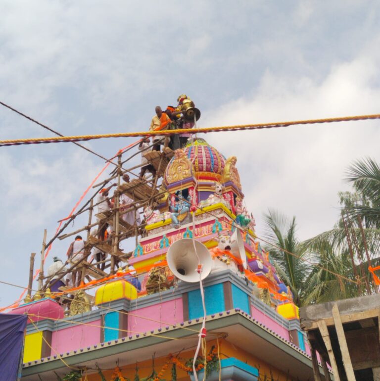 ತೋಟದ ಹುನಗುಂದದಲ್ಲಿ ಬಸವಣ್ಣದೇವರ ನೂತನ ಕಳಸಾರೋಹಣ ಪ್ರತಿಷ್ಠಾಪನೆ……