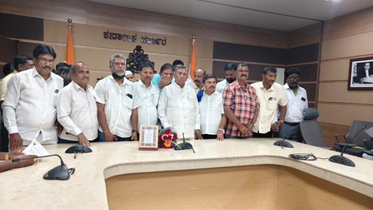 ಎಸ್.ಸಿ.ಪಿ – ಎಸ್.ಟಿ.ಪಿ ಹಣ ವಾಪಸ್, ರಾಜಕೀಯದಲ್ಲೂ ಒಳಮೀಸಲಾತಿಗೆ ಡಿಎಸ್ಎಸ್ ಒತ್ತಾಯ: ಸಚಿವ ಮುನಿಯಪ್ಪಗೆ ಮನವಿ