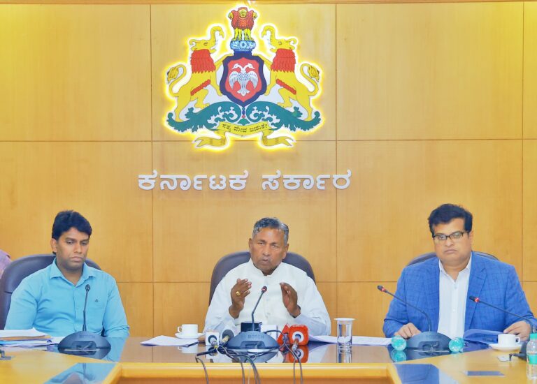 ಲೋಕೋಪಯೋಗಿ ಸಚಿವ ಸತೀಶ್ ಜಾರಕಿಹೋಳಿ ರವರ ಮೇಲೆ ನಡೆದ ಇಡಿ ದಾಳಿ‌ ಖಂಡನೀಯ ಸಮಾಜ ಕಲ್ಯಾಣ ಸಚಿವ :-ಕೆಹೆಚ್. ಮುನಿಯಪ್ಪ