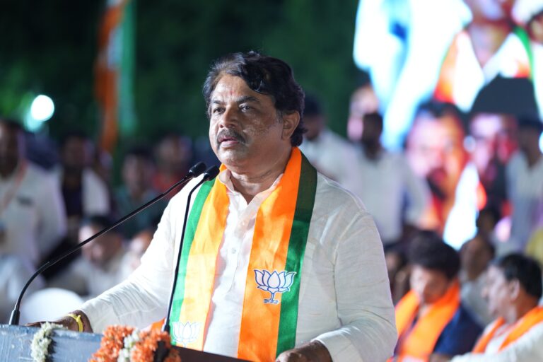 ರಿಯಲ್ ಎಸ್ಟೇಟ್ ಏಜೆಂಟ್ ಸಿಎಂ ಡಿಕೆಶಿ, ಯೂ ಟರ್ನ್ ಸರ್ಕಾರ