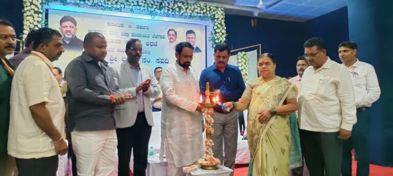 ಜನರ ಕೆಲಸ ವಿಳಂಬಿಸಿದರೆ ಶಿಸ್ತು ಕ್ರಮ: ಲಕ್ಷ್ಮಣ ಸವದಿ ಎಚ್ಚರಿಕೆ