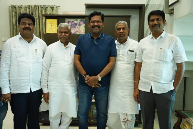 ಮಲ್ಲಿಕಾರ್ಜುನ ನಾಗಪ್ಪ ಅವರ ನಿವಾಸಕ್ಕೆ ಸಚಿವ ತಂಗಡಗಿ ಭೇಟಿ; ಪಕ್ಷ ಸಂಘಟನೆ, ಚುನಾವಣೆ ಕುರಿತು ಚರ್ಚೆ